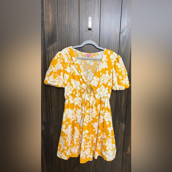 NWT mini puff sleeve floral print yellow and white dress-Size Large - Picture 4 of 10